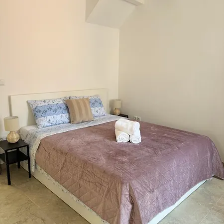 Old Town Center Apartment *