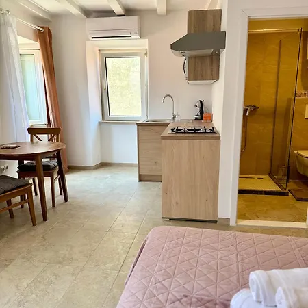 Old Town Center Apartman